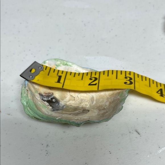 Hand Painted Green and Gold Decorative Shells - Picture 9 of 10